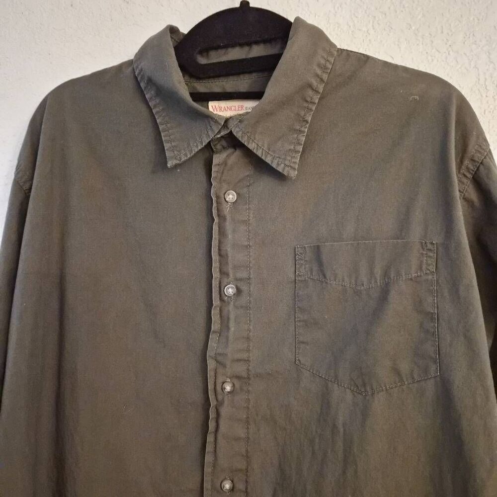 Wrangler Long-sleeve Hunter Forest Green Button-down Shirt: Workwear Essential